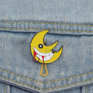 Balo kim loại pin họa tiết Soul Eater Nhật Bản, thổ cẩm kinh dị mặt trăng - quà tặng bạn bè