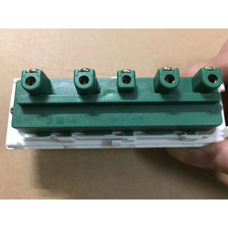 Công tắc Yuba gắn tường đa năng Công tắc chống nước Yuba gắn tường 5 cửa 5 / 5 mở bền 5 Bit