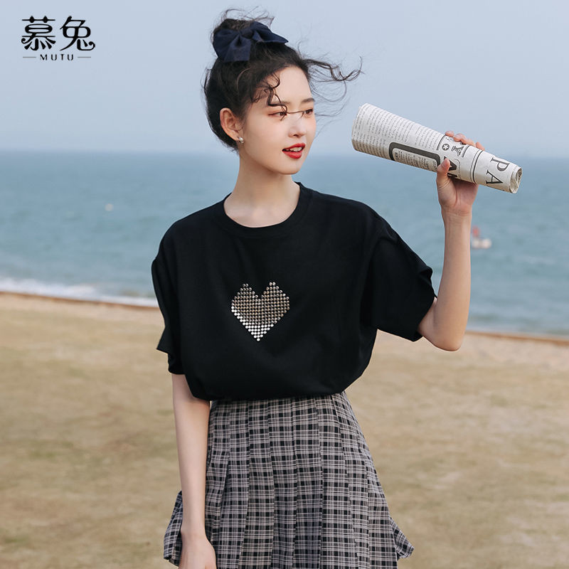 Mutu ins Loose Cotton Nguyên Chất Trái Tim Cổ Tròn Tay Ngắn Nữ Mùa Hè 2026 Thiết Kế Phong Cách Mới Niche Phù Hợp Với Tính Khí Đen Top Hợp Thời Trang