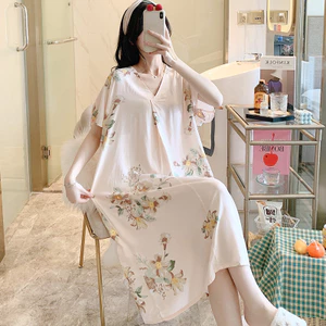 Cỗ đồ ngủ nữ mùa hè từ cotton lụa mỏng, thiết kế cổ chữ V nhỏ tươi mát, phong cách sang trọng có thể mặc bên ngoài