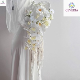 Bó hoa cưới dáng thác đổ màu trắng phối nhiều mẫu hoa nhân tạo CEVERIA T005