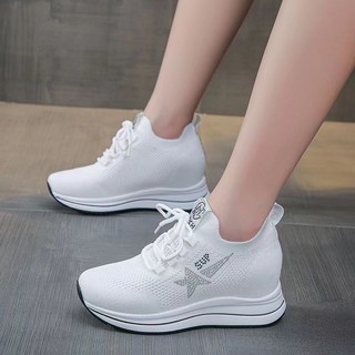 Giày thể thao thông thường Giày nữ Hàng có sẵn Khuyến mãi Lưới Giày thoáng khí Giày mềm mại thoải mái Giày vừa vặn Bay dệt bên trong Giày vải tăng chiều cao Giày thể thao Giày nữ thời trang Bố phù hợp