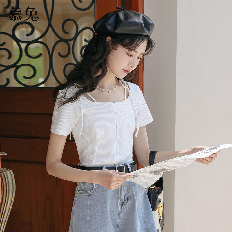 Mutu áo thun nữ phong cách Hồng Kông ngọt cay, slim-fit, phù hợp mùa hè 2026