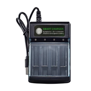 Bộ sạc kiềm BTF 4 khe 1 5V có mạch tích hợp để tái sử dụng