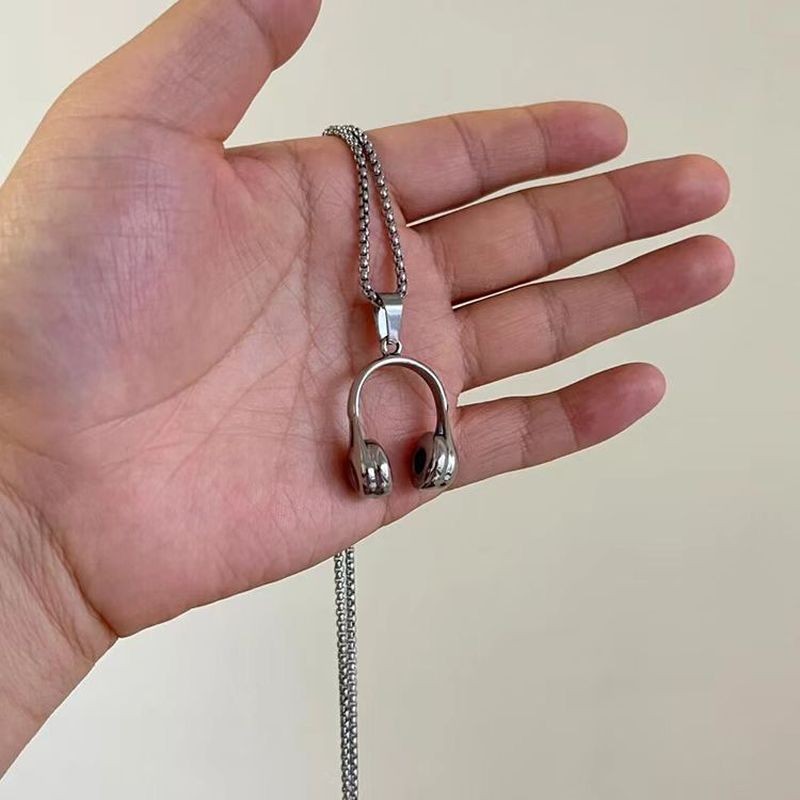 Vòng cổ mặt dây chuyền hình tai nghe cổ điển