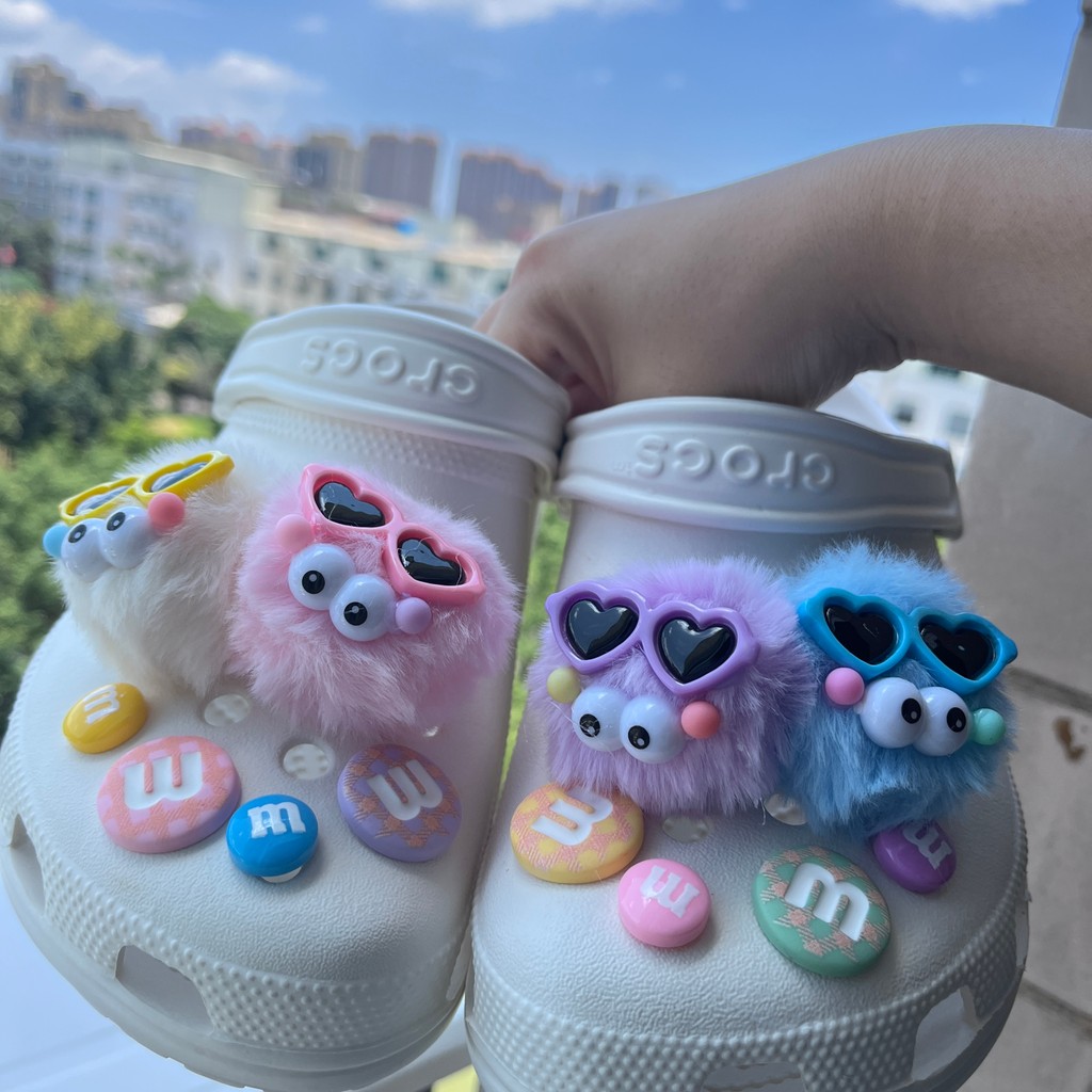 Thích hợp cho Crocs Hole Phụ kiện giày thể thao lông thú đầy màu sắc phong cách Hàn Quốc Giày cao cấp có lỗ hoa Khóa giày Busch Khóa giày Zhibixing Khóa giày có thể tháo rời ins Giày hoa