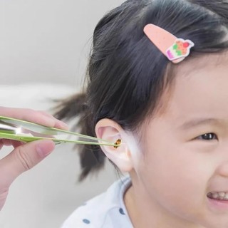 Dụng cụ lấy tai tiện lợi chất lượng cao có đèn LED được thiết kế đặc biệt cho bé.