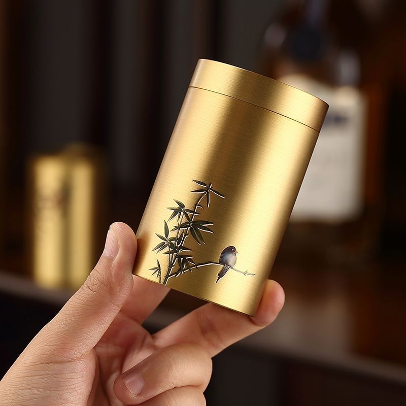 Hộp đựng tăm bằng đồng nguyên chất 38527|đồng rắn nguyên khối|đường kính 5cm chiều cao 8cm|hũ đựng tăm cao cấp|thiết kế thanh lịch|hộp tăm đồng sang trọng|đồ dùng bàn ăn nhà bếp|đồ trang trí bàn trà|vật liệu đồng thật không gỉ|phụ kiện nội thất gia đình