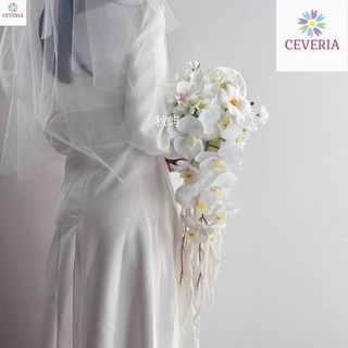 Bó hoa cưới dáng thác đổ màu trắng phối nhiều mẫu hoa nhân tạo CEVERIA T005