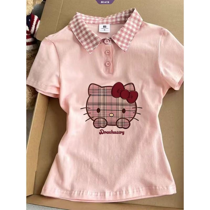 Áo thun nữ cổ polo màu hồng họa tiết kẻ sọc và hình hoạt hình, tay ngắn dáng slim fit