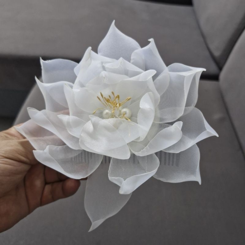 Cài tóc hoa sen vải organza siêu mịn siêu bóng đẹp, dùng để cài tóc biểu diễn văn nghệ