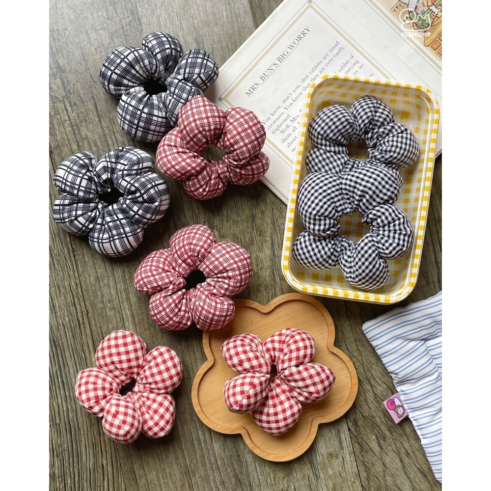 Scrunchie hoa bông phồng họa tiết
