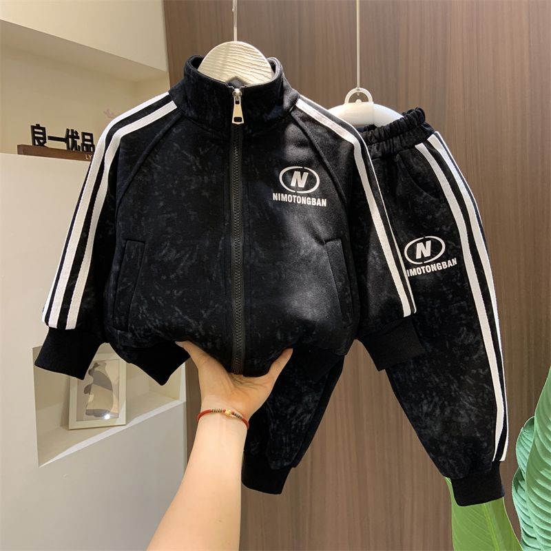 Hàng sẵn có Quần áo mùa thu cho bé trai Hợp thời trang Đồ thể thao mát mẻ Phù hợp với phong cách mới Fried Street Quần áo trẻ em Xuân thu cho bé Quần áo thông thường đẹp trai