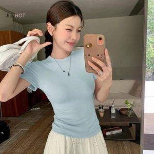 Áo thun nữ cổ tròn tay ngắn trơn, phù hợp mùa hè