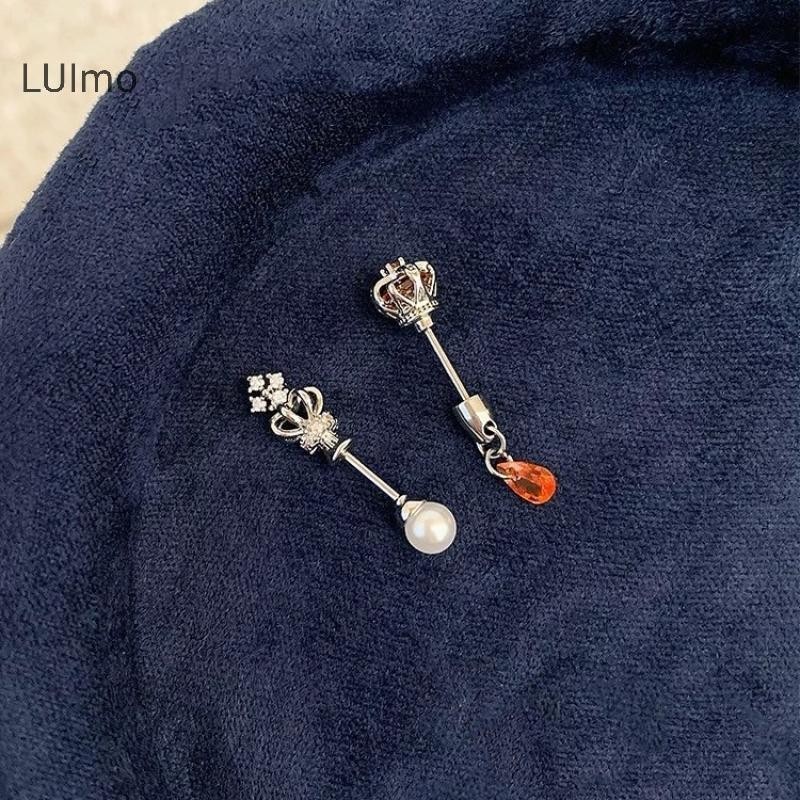 Vương miện ngọc trai thép titan thiết kế xoắn ốc xương, phù hợp xu hướng thời trang Y2K, làm quà tặng trang sức nữ độc đáo.