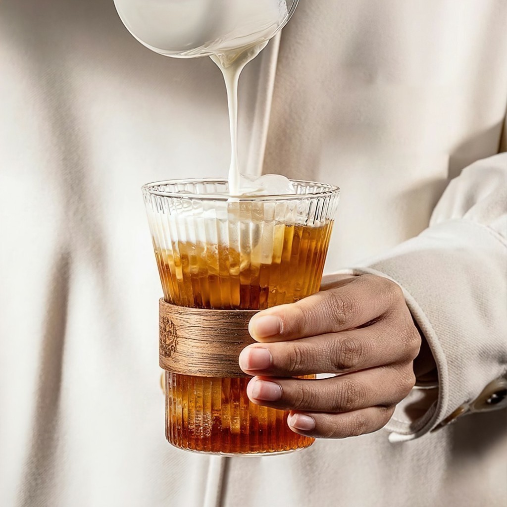 Ly Thủy Tinh Chịu Nhiệt Có Vòng Gỗ Chống Nóng - Ly trà, Cốc Coffee Độc Đáo Dung Tích FE123
