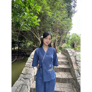 thời trang nữ áo lam đi chùa, xéo cột nơ thêu vân mây