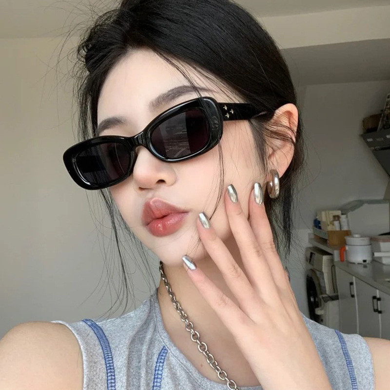 Kính râm mát nữ nam mắt kính không độ chống tia UV form chữ nhật phong cách retro Hàn Quốc đi chơi đi biển đẹp Nhóm 1