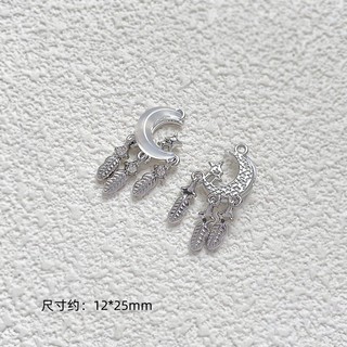 Đeo đẹp với dây chuyền handmade thiết kế hoa hồng và bướm anh đào, phù hợp làm phụ kiện cho điện thoại di động