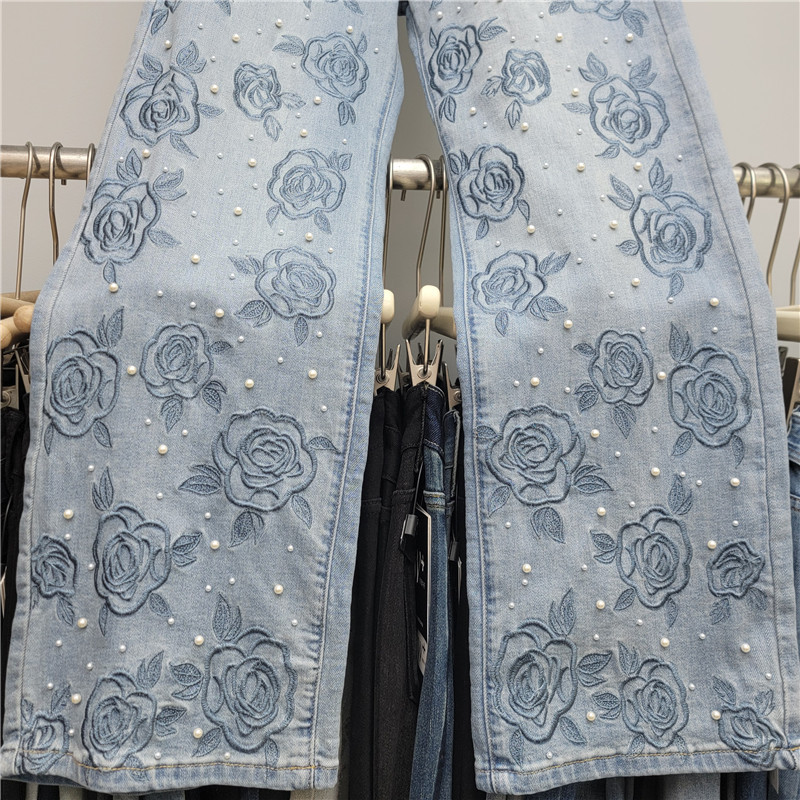 Quần denim nữ đính hạt thêu cao cấp, slim fit, xu hướng mới nhất 2025