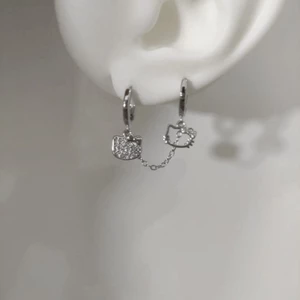 Bông tai xỏ đôi mèo Hello Kitty bạc s925 Bông Tai Xỏ Khuyên Tai học sinh xinh xắn ngọt ngào đáng yêu dành cho nữ Bông tai đơn giản