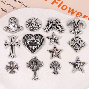 Cá tính Retro Chữ Thập Trái tim đào phụ kiện hợp kim diy cao cấp cảm giác lỗ giày hoa khóa chất liệu bán buôn