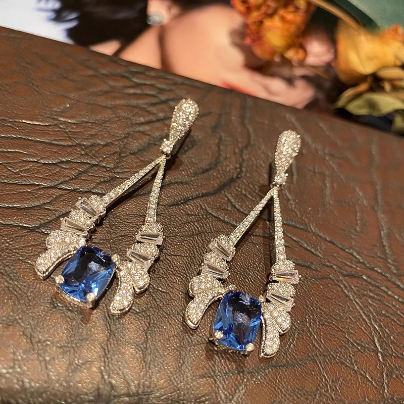 Phong Cách Mới Hoa Thời Trang Zircon Bông Tai s925 Bạc Kim Nơ Tính Khí Ánh Sáng Bông Tai Sang Trọng