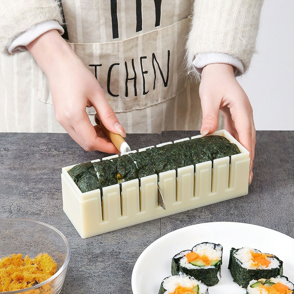 Khuôn nhựa làm cơm cuộn sushi kimbap hình tròn, hình vuông, trái tim FE123