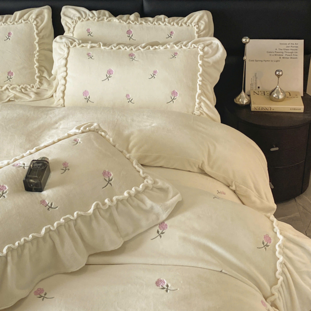 (SGN149)Bộ Chăn Ga Gối Chất Liệu Nỉ Nhung Mềm Mại Thêu Họa Tiết Hoa Hồng - MemMinbedding Luxury