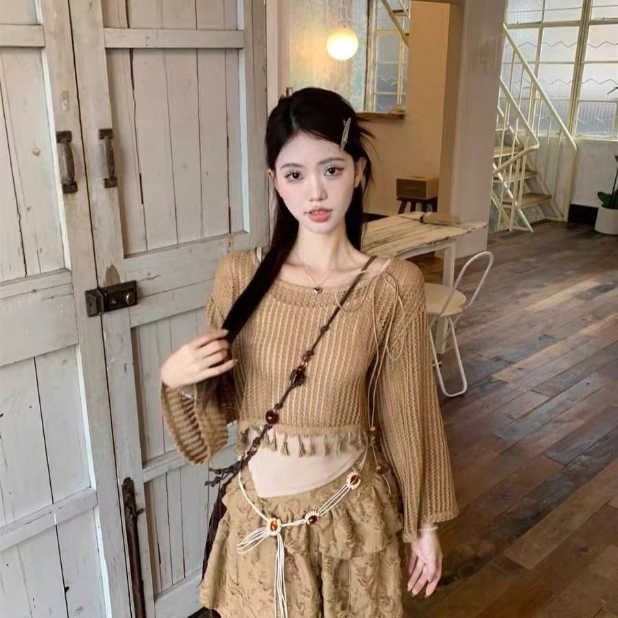 [Yu]Bộ đồ nữ phong cách đất hoang, áo cánh rỗng tay dài, áo hai dây, váy bất quy tắc.