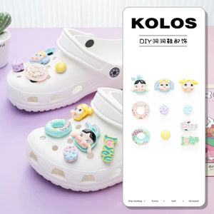 Phụ kiện hoa Crocs Bubble Mart/Crybaby dễ thương cho giày lỗ, có thể tháo rời, phù hợp nhiều mẫu