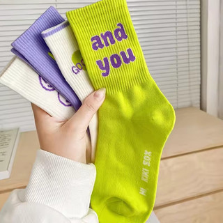 Tất nữ phong cách đường phố Hàn Quốc có chữ in, phù hợp cho ván trượt và thời trang đa năng thể thao