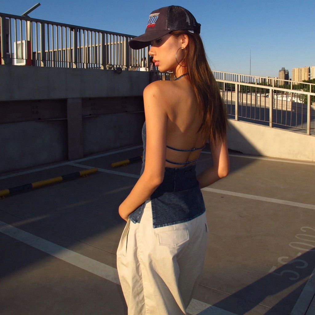 Cutenew Áo Dây Chắc Chắn Tắt Tay Áo Lưng Cá Tính Skinny Niche Nóng Gà Con Giảm Béo Eo Thời Trang Tính Khí Phong Cách Nóng Mới