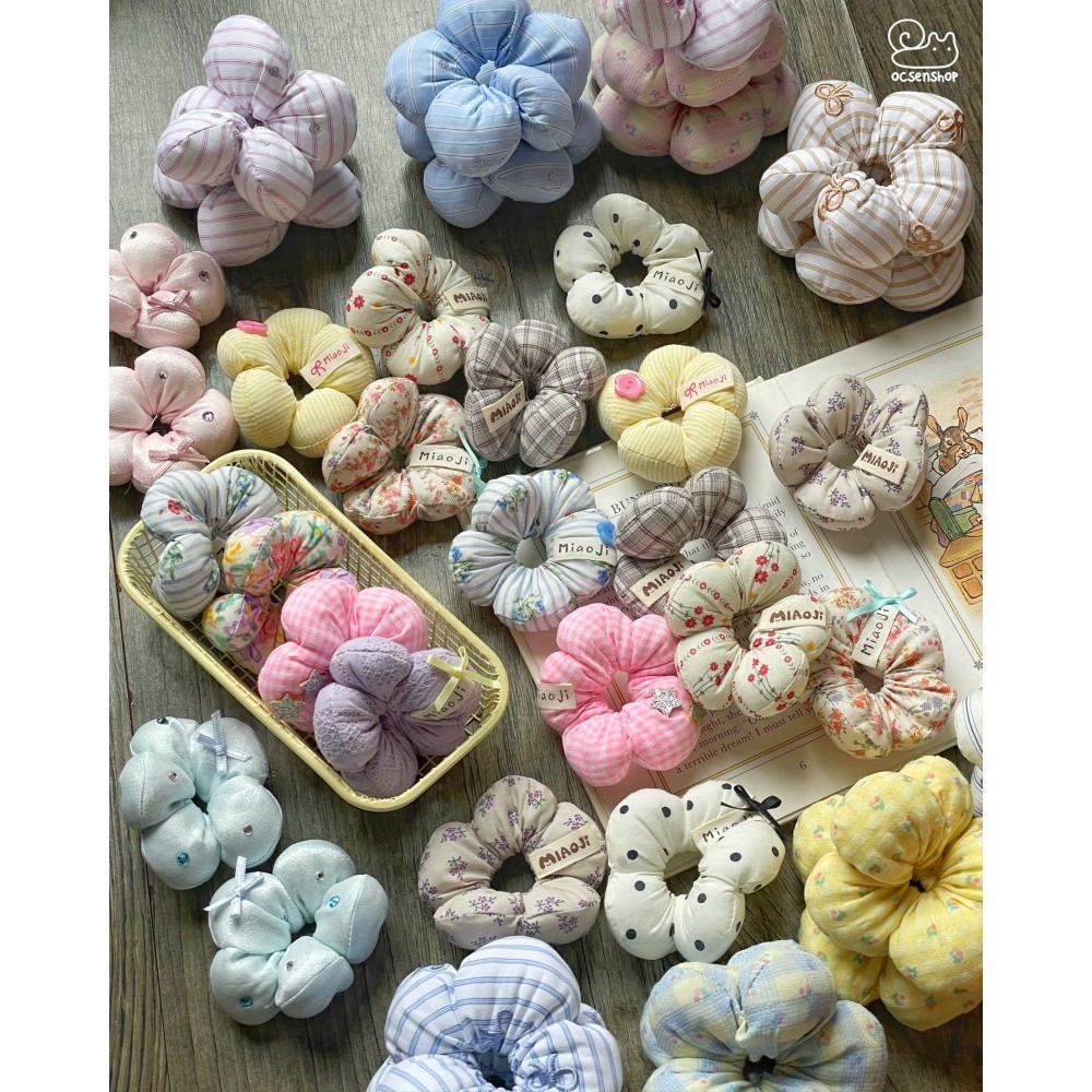 Scrunchie hoa bông phồng họa tiết