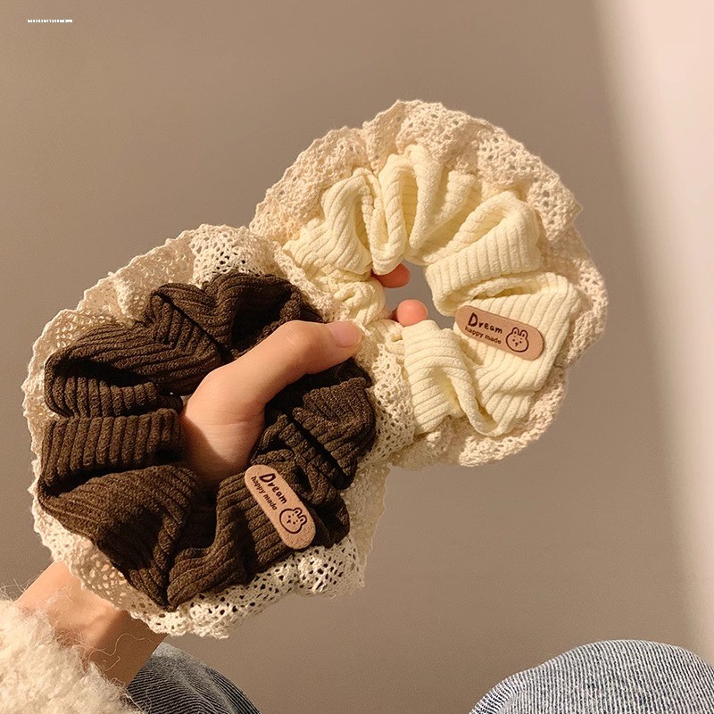 Dây Cột Tóc Scrunchies Nhung Đính Tag Gấu Viền Ren Xinh Xắn Phong Cách Hàn Quốc Phụ Kiện Tóc Nữ