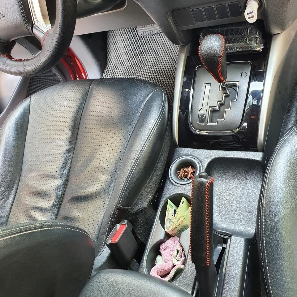 Bọc da cần số phanh tay xe Mitsubishi mirage, attrage, triton, outlander số tự động da bò thật khâu thủ công