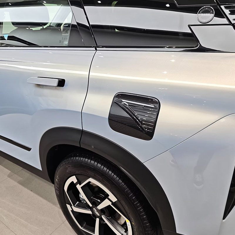 Nắp bình xăng ô tô Vỏ trang trí cho CHERY Jaecoo J7 / J7 PHEV 2026 2025 2023 ~ Hiện tại Nhựa mạ Chrome Họa tiết sợi Carbon ô tô Sửa đổi ngoại thất Phụ kiện các bộ phận