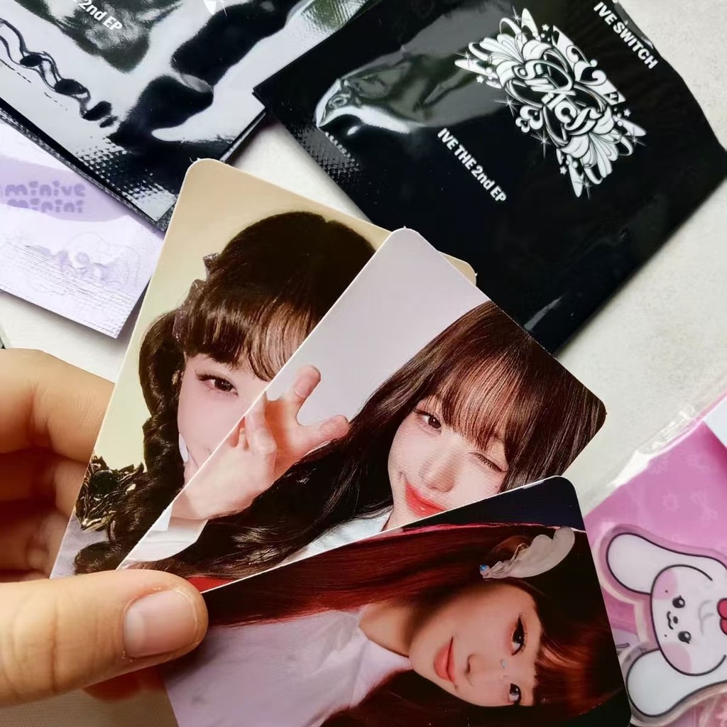 Công tắc gói Photocard ngẫu nhiên Ive X Minive bật lên
