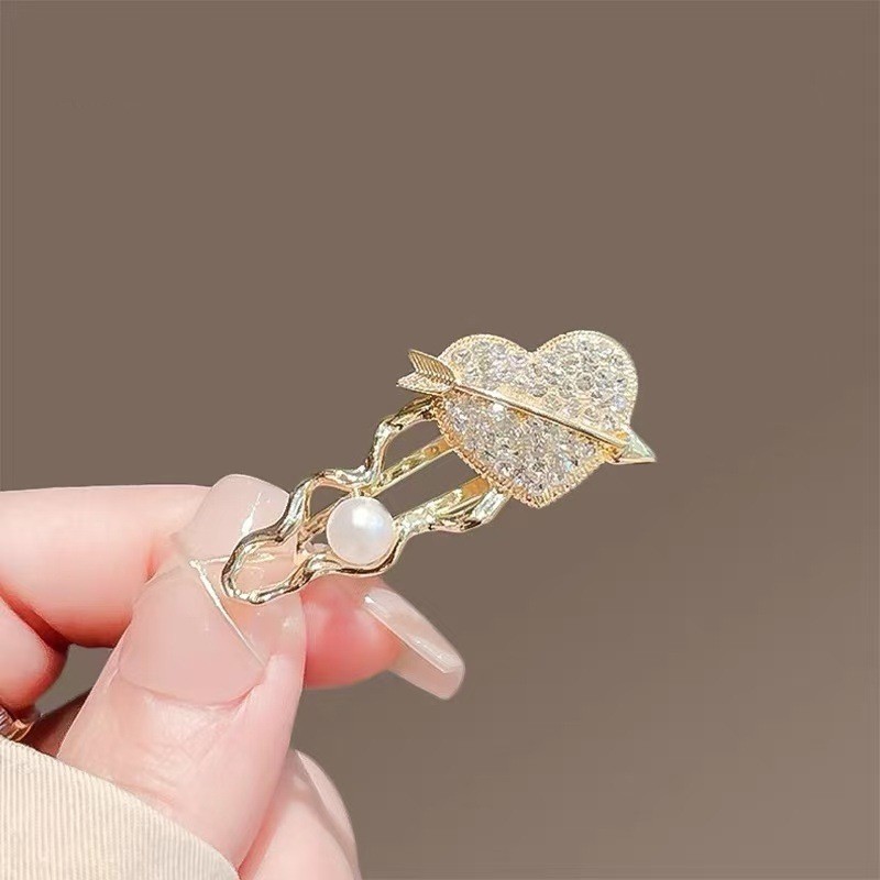 Mauropoli [Sẵn Sàng] Một Mũi Tên Xuyên Trái Tim ~ Kẹp Tóc Kim Cương Giả Cao Cấp Nữ Phong Cách Mới Đơn Giản Mỏ Vịt Kẹp Tóc Gãy Kẹp Bên Nổ Kẹp Báo Chí