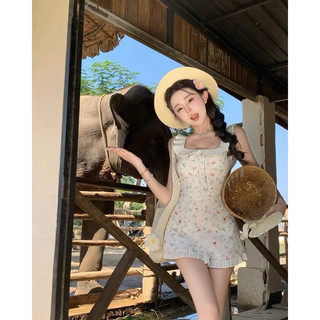 Đầm váy liền thân xô thêu hoa bướm cổ vuông xếp ly dáng xoè 2 lớp tiểu thơ, chuẩn vibe summer _SEP House