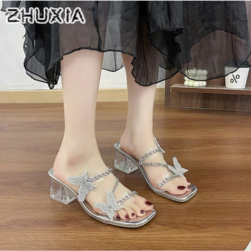Zhuxia. Giày nữ. Giày cao gót mũi vuông. Thiết kế họa tiết bướm dây chuyền mới. Giày cao gót gót dày bên ngoài phù hợp với dép cao gót pha lê đính kim cương giả