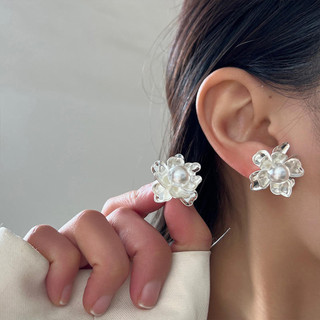 Mới Ba Chiều Camellia Ngọc Trai Bông Tai Tính Khí Thanh Lịch Hoa Ánh Sáng Sang Trọng Pháp Tính Khí Retro Bông Tai Hoa Nữ
