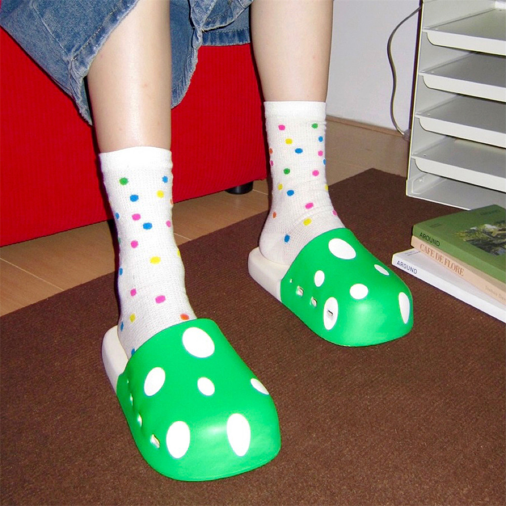 Sáng Tạo Dễ Thương Đỏ Xanh Nấm Baotou Dép Giày Lười Slip-On All-Match Casual eva Nhẹ Chống Trơn Trượt Dép Đi Biển