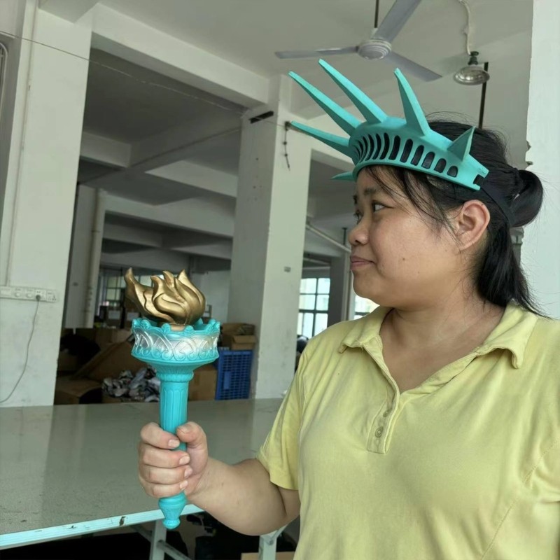 Tượng Nữ Thần Tự Do có vương miện và đèn pin dành cho cosplay Halloween