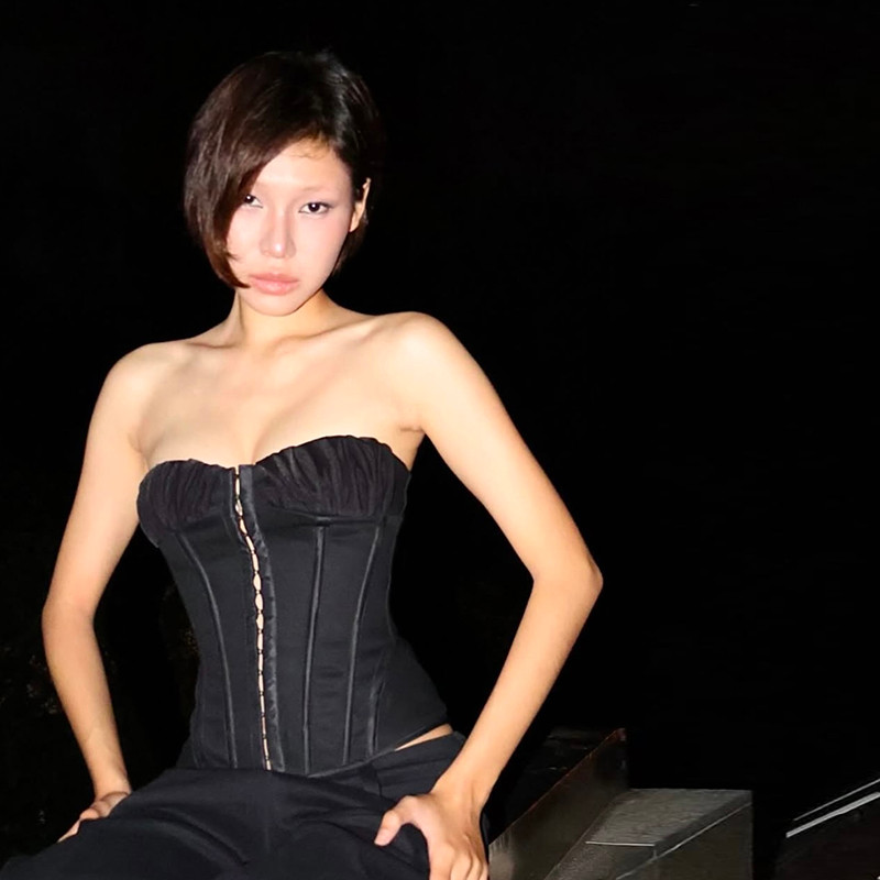 Klalien Áo Vest Cổ Dây Không Tay Lưng Skinny Nhìn Mỏng Hơn Màu Trơn Gợi Cảm Thường Ngày Nóng Gà Con 2025 Thời Trang Mới Nữ