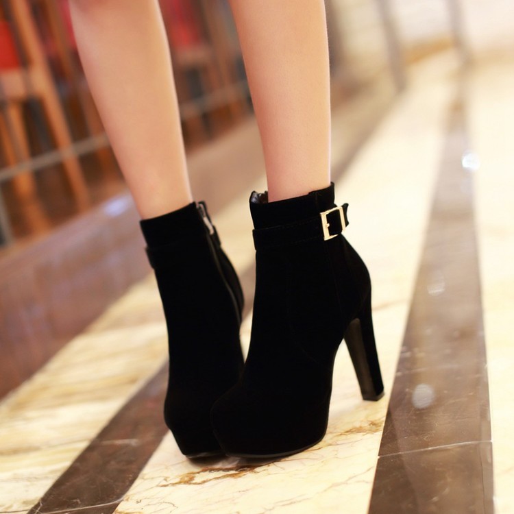 Size 34-43 Da Lộn Dày Gót Đen Giày Bốt Ngắn Martin Đỏ Giày Cưới Phiên Bản Hàn Quốc Giày Cao Gót Nữ