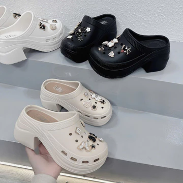 SỤC NỮ SỤC THỂ THAO ĐỘN ĐẾ 9CM SỤC CAO SU NHẸ ÊM CHÂN KÈM CHARM GẤU VIỀN SỤC CAO GÓT