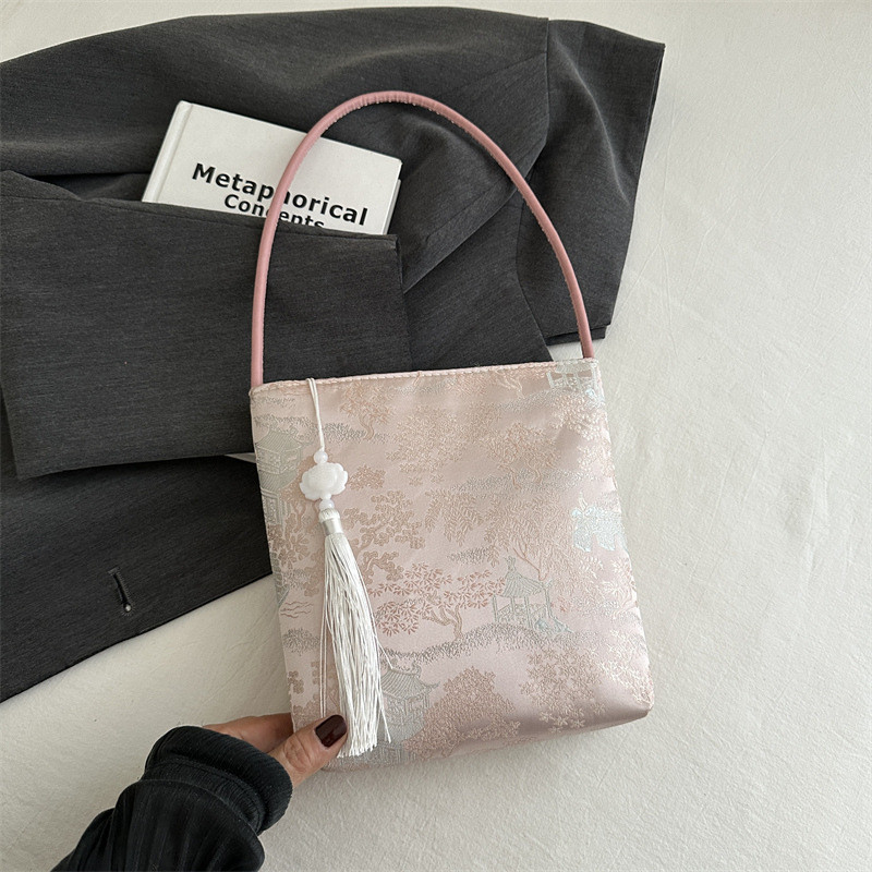 Túi xô lụa trang trí treo tassel thêu thủ công mới của Trung Quốc