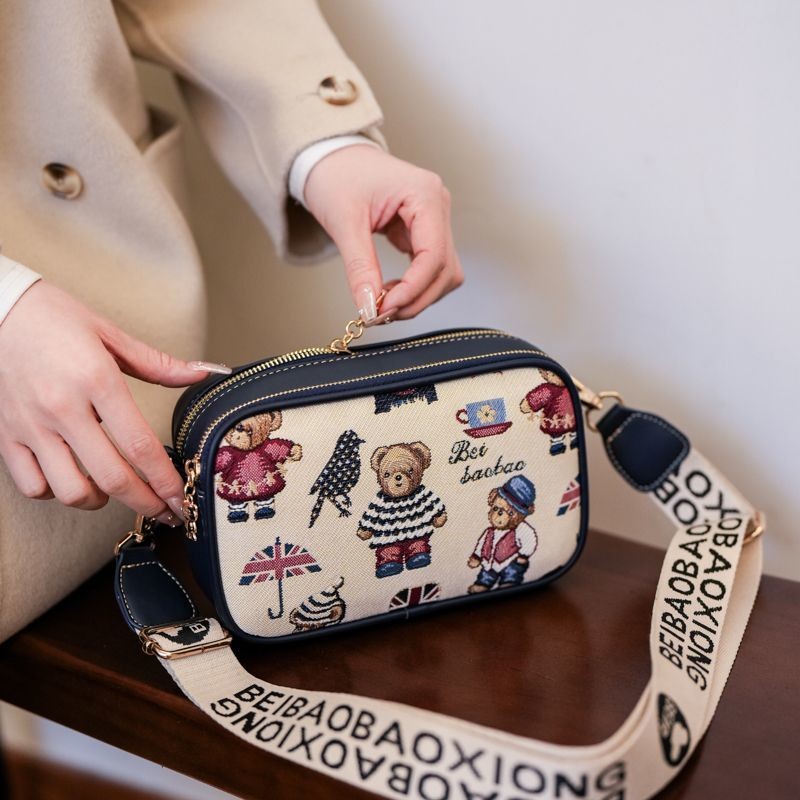 Women's Bag New Original Bear High-Value Square Bag Casual Large Capacity Fashion Internet Celebrity Single Shoulder Crossbody Bag