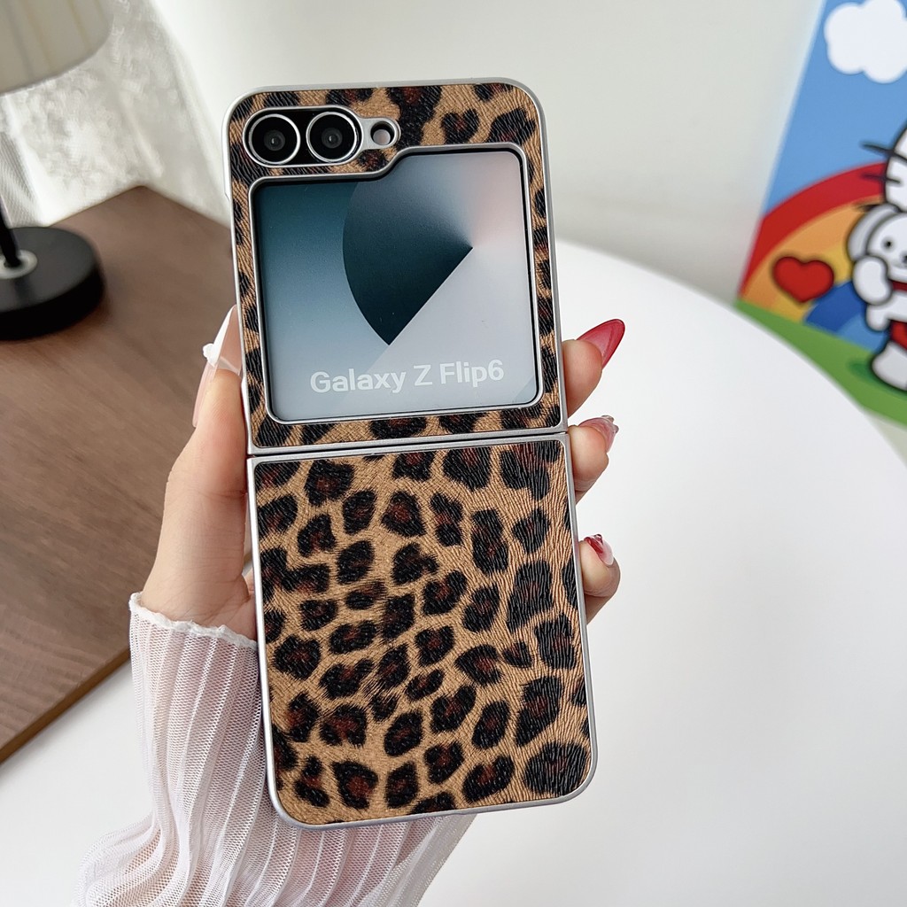 Cao Cấp Sang Trọng Mới Họa Tiết Da Báo Thiết Kế Gấp Ốp Lưng Điện Thoại Samsung Galaxy Z Flip 3 4 5 6 7 7FE Vỏ Cho Z Flip7 Thiết Kế Tối Giản Thời Trang Vỏ Bảo Vệ Mạ Điện